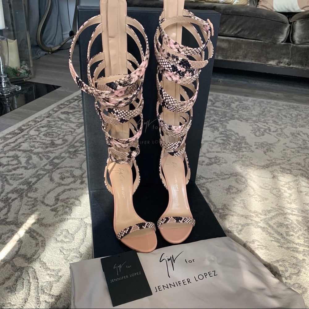Sandals - Picture 4 of 5